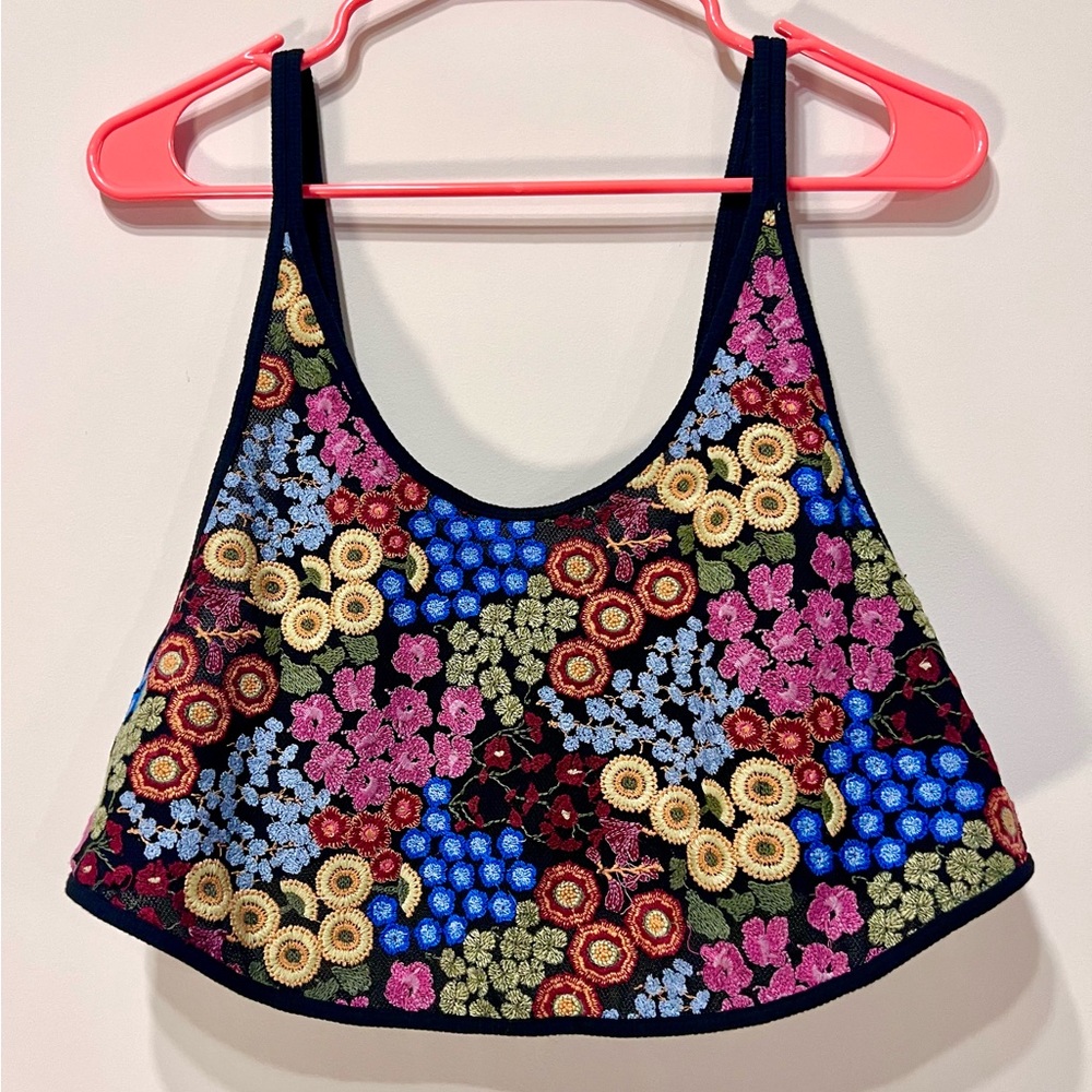 RARE Free People FP movement Floral Embroidered Crop top tank cami black MEDIUM